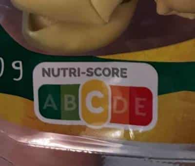 der Nutri Score auf Lebensmitteln als Beispiel für eine Entscheidungsinformation - solche Infos können nachhaltiges Verhalten fördern